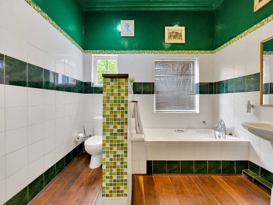 3 Bedroom Property for Sale in Sea Point Western Cape